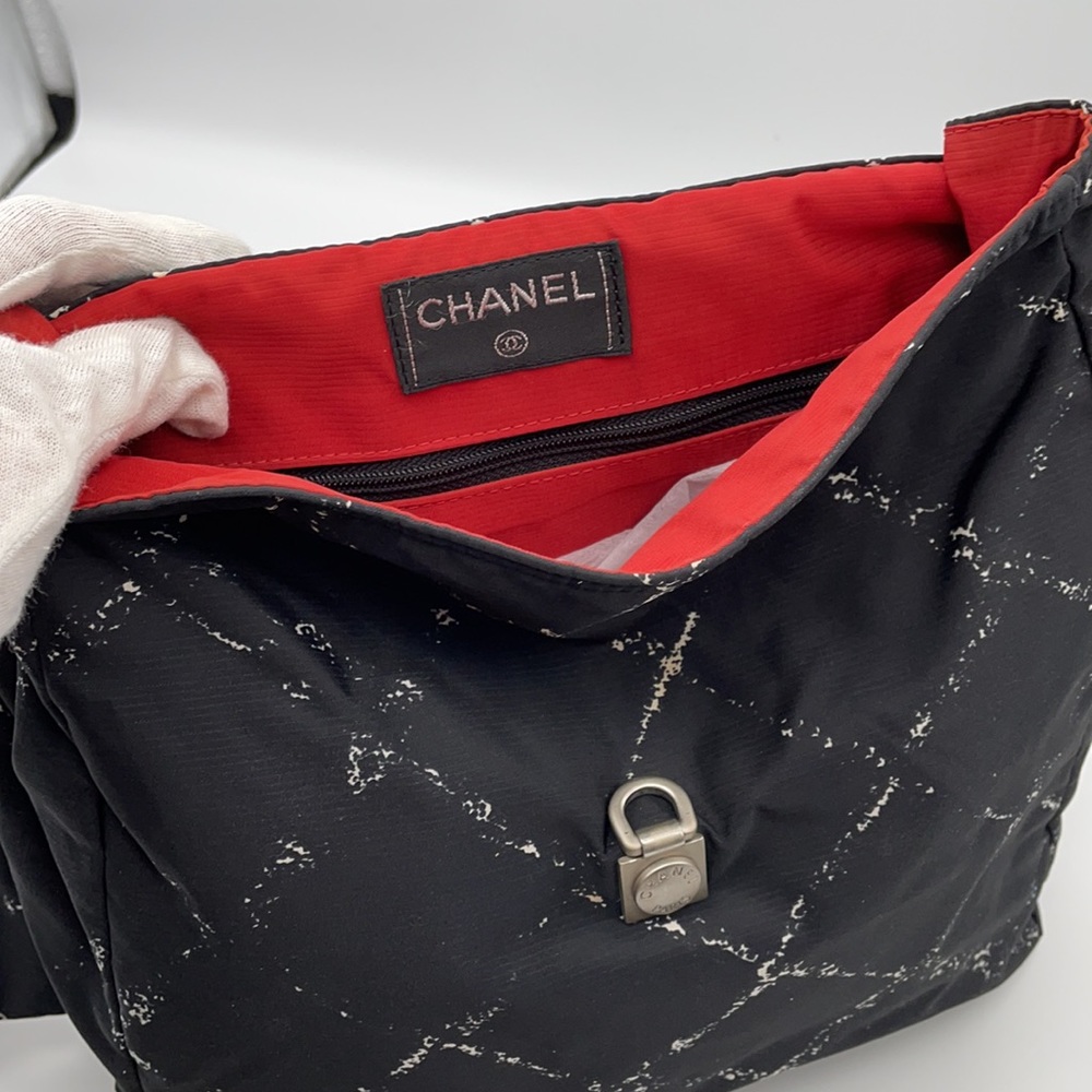 Chanel - Picture 12 of 13